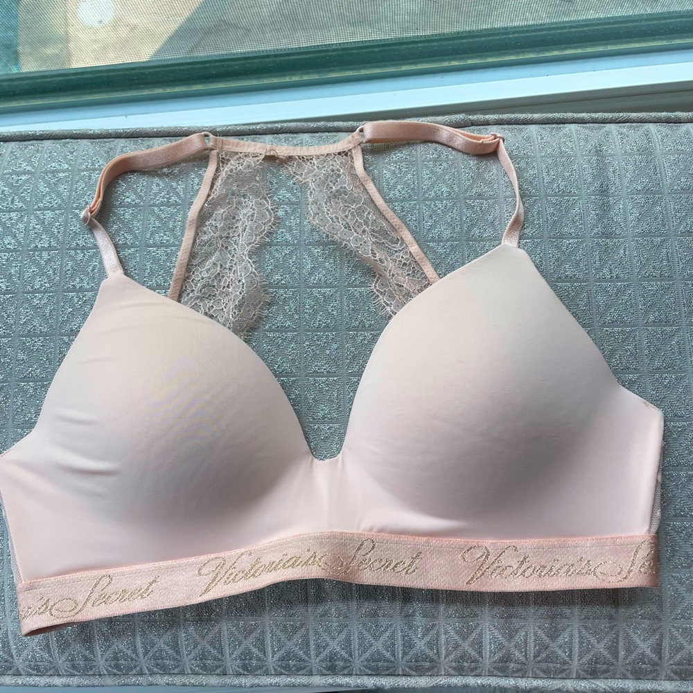 Victoria’s secret bra BRAND NEW